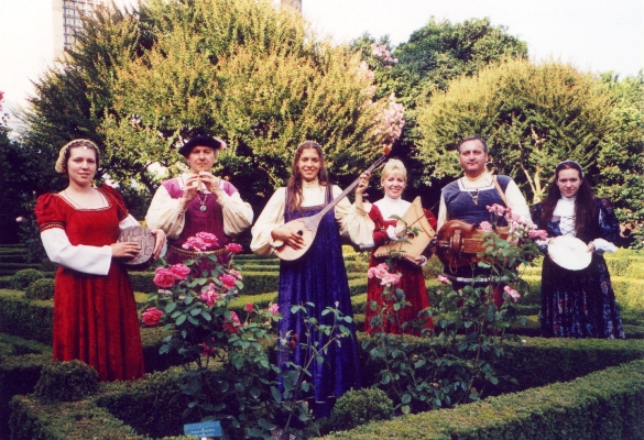 Slovenský komorný súbor Musa ludens založený r. 1981. Venuje sa oživovaniu hudobných i literárnych pamiatok slovenskej a európskej proveniencie od čias Veľkej Moravy cez gotiku až po neskorú renesanciu (9.- 17.storočie). Slovenský komorný súbor Musa ludens založený r. 1981. Venuje sa oživovaniu hudobných i literárnych pamiatok slovenskej a európskej proveniencie od čias Veľkej Moravy cez gotiku až po neskorú renesanciu (9.- 17.storočie).