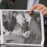 Keď sa politici bozkávajú